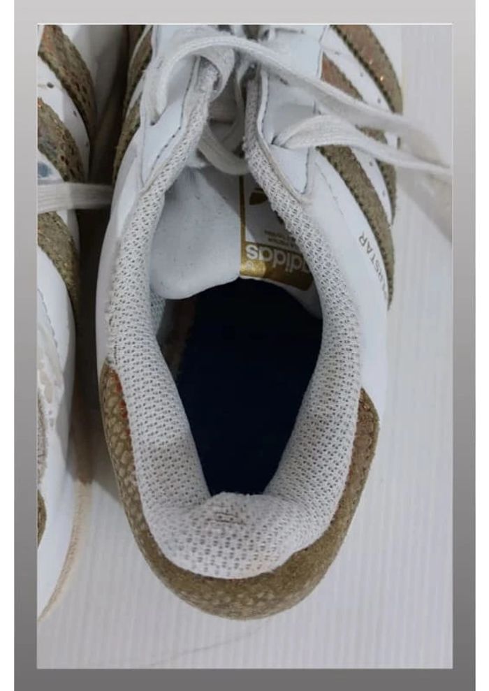 Paire de basket adidas superstar blanche doré  usées taille 36 - photo numéro 4