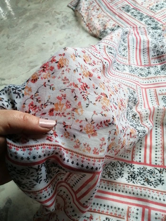 Écharpe fine voile (c) - photo numéro 3