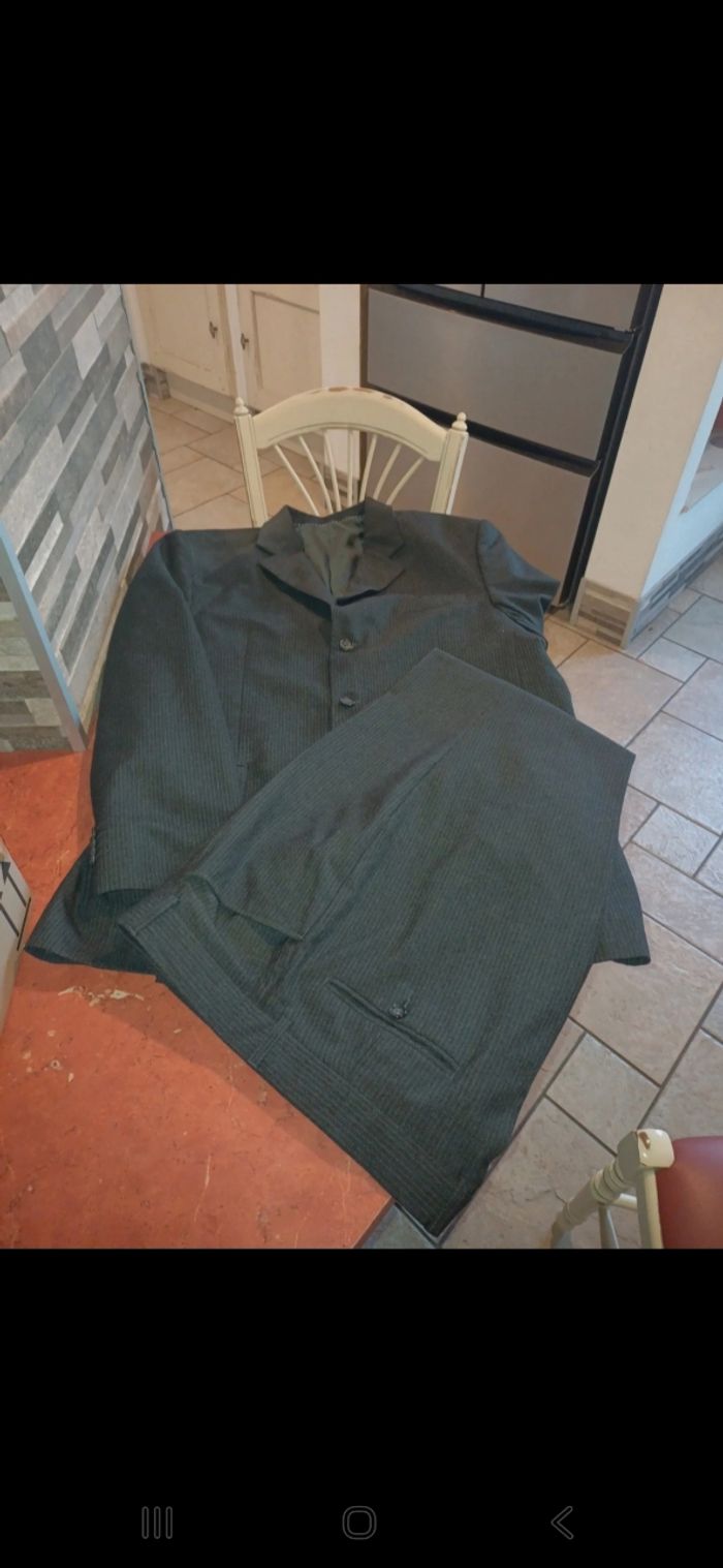 Costume homme taille 50 /58