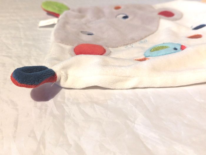 Tissu Blanc Doudou Carré Petite Souris Grise Oreilles Angles Animal Peluche Petits Enfants Bébés - photo numéro 3