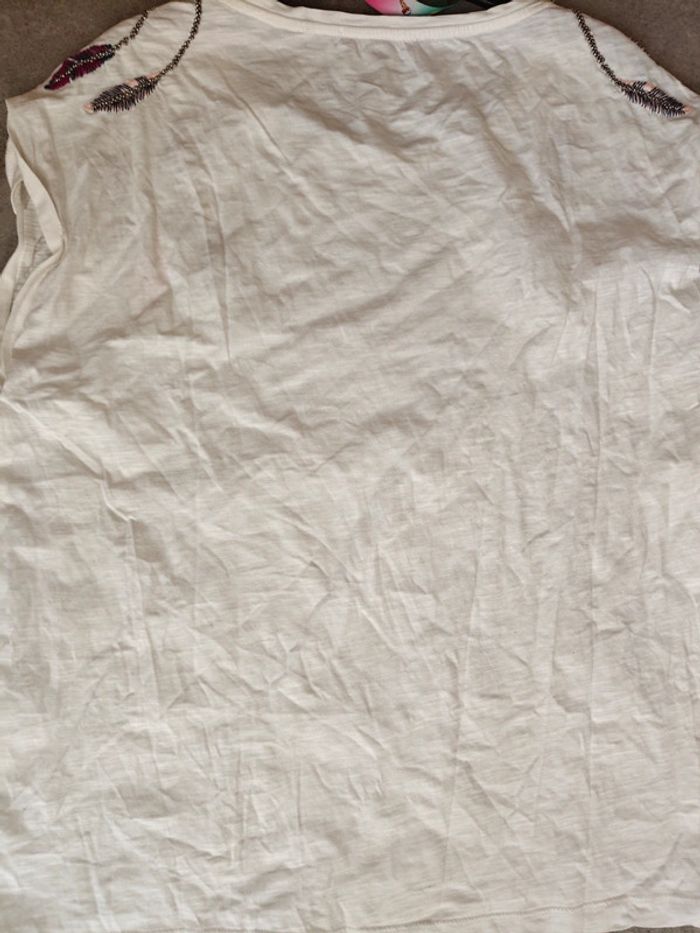 Tee shirt blanc à fleurs brodées S.Oliver taille 38 - photo numéro 7