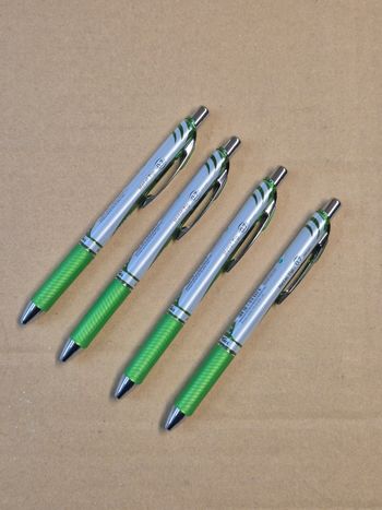 Lot 4 stylos Pentel verts