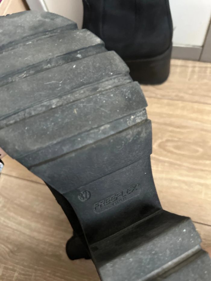Bottines noire à talons taille 37 - photo numéro 3