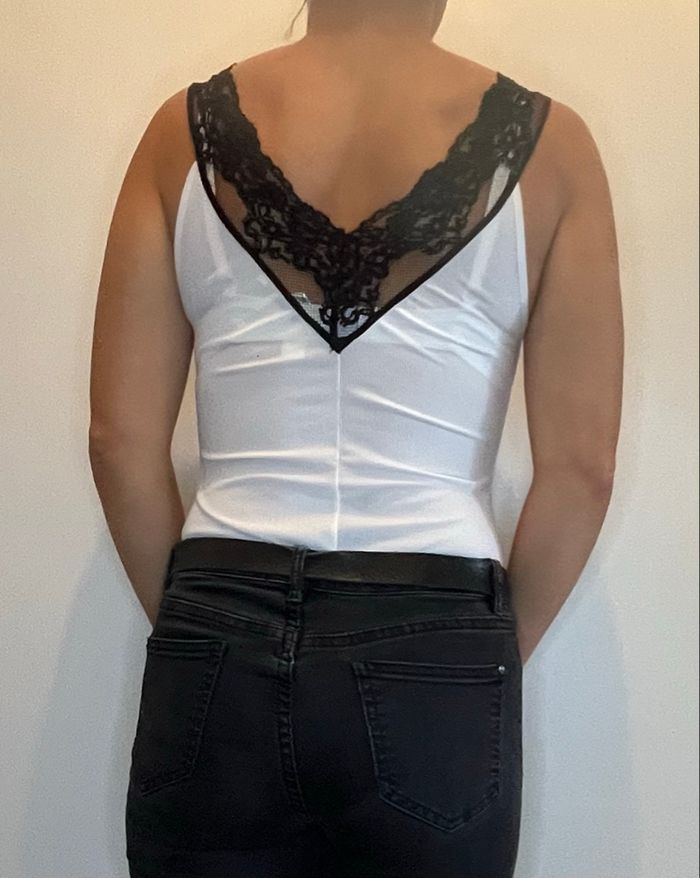 Body blanc à dentelle - photo numéro 2