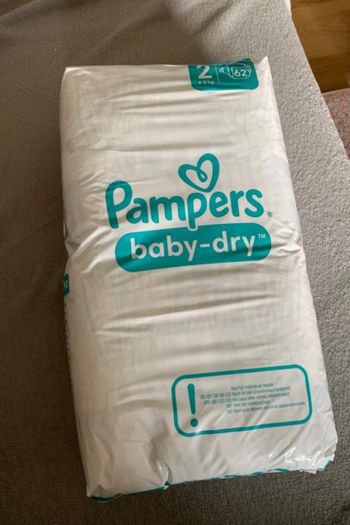 Couches Pampers baby dry taille 2