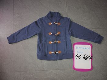 gilet taille 8 ans jamais porté