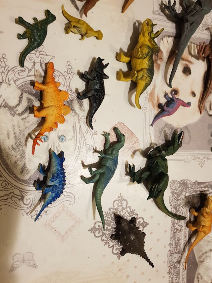 Lot figurine dinosaure Simba Ptéranodon Stégosaurus Delta Sport T-rex - photo numéro 2