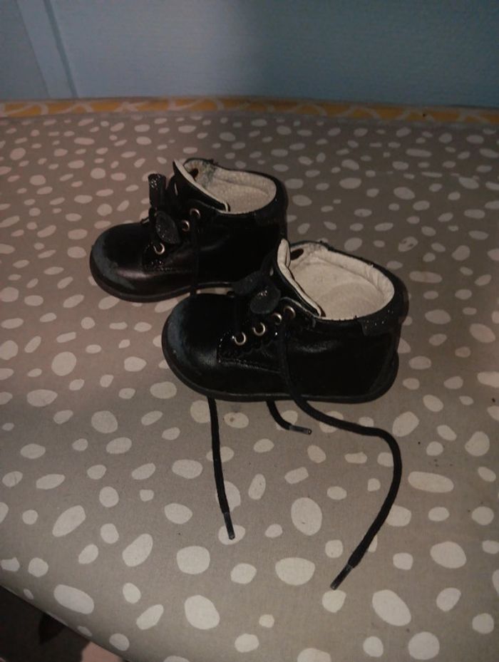 1 ère Chaussures - photo numéro 2