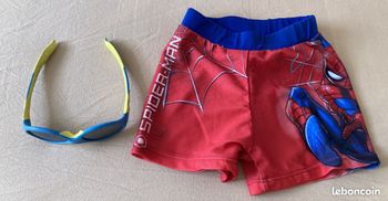 Maillot de bain + paire de lunettes de soleil