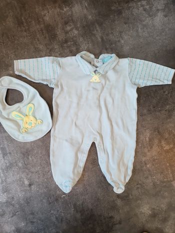 Ensemble pyjama/bavoir bébé garçon 3 mois kimbaloo très bon état