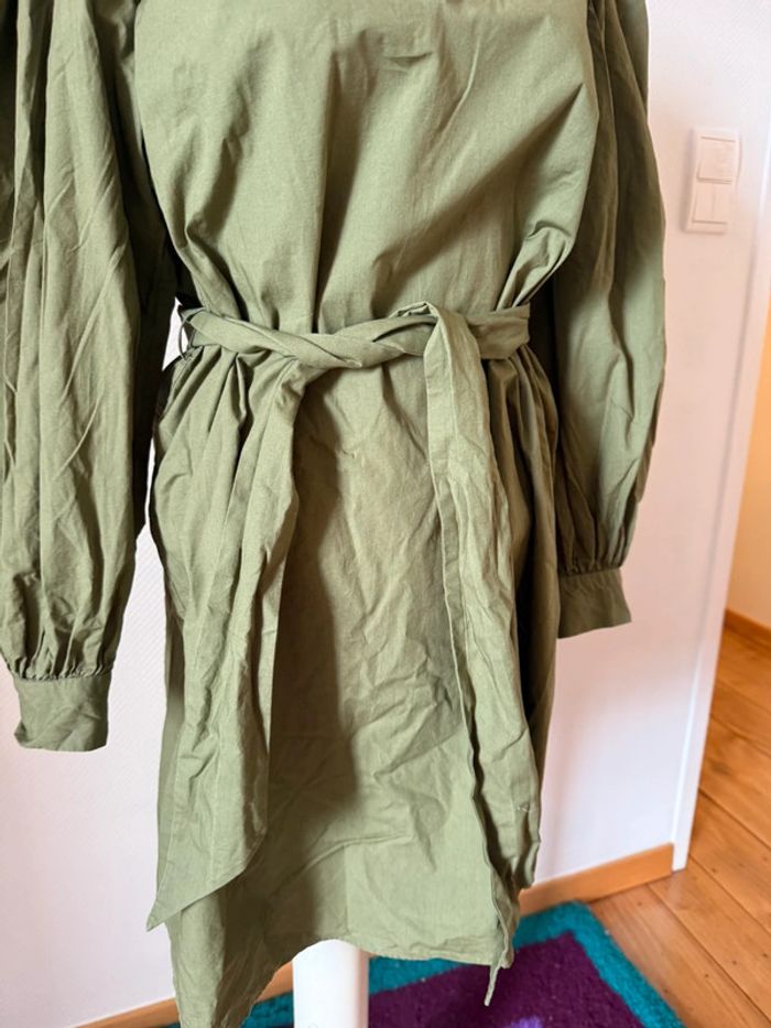 Magnifique robe en très bon état Claudie pierlot taille 36 kaki - photo numéro 3