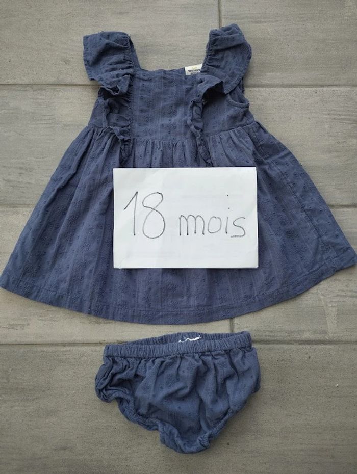 Lot n° 426 Robe Tape à l'Oeil avec bloomer 18 mois