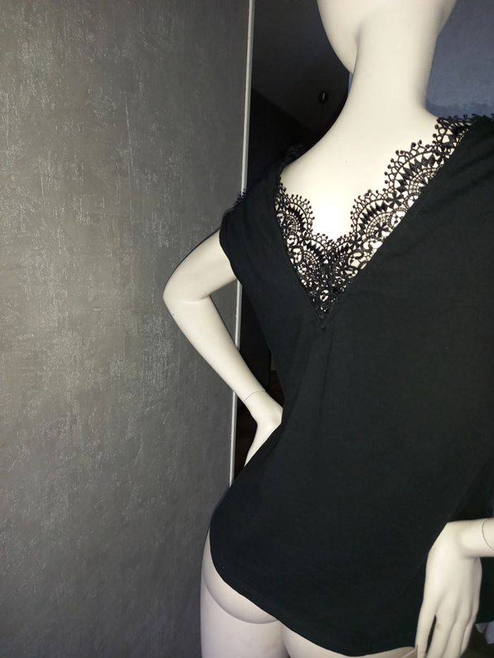 tee shirt noir dentelle col V promod taille 40 - photo numéro 2