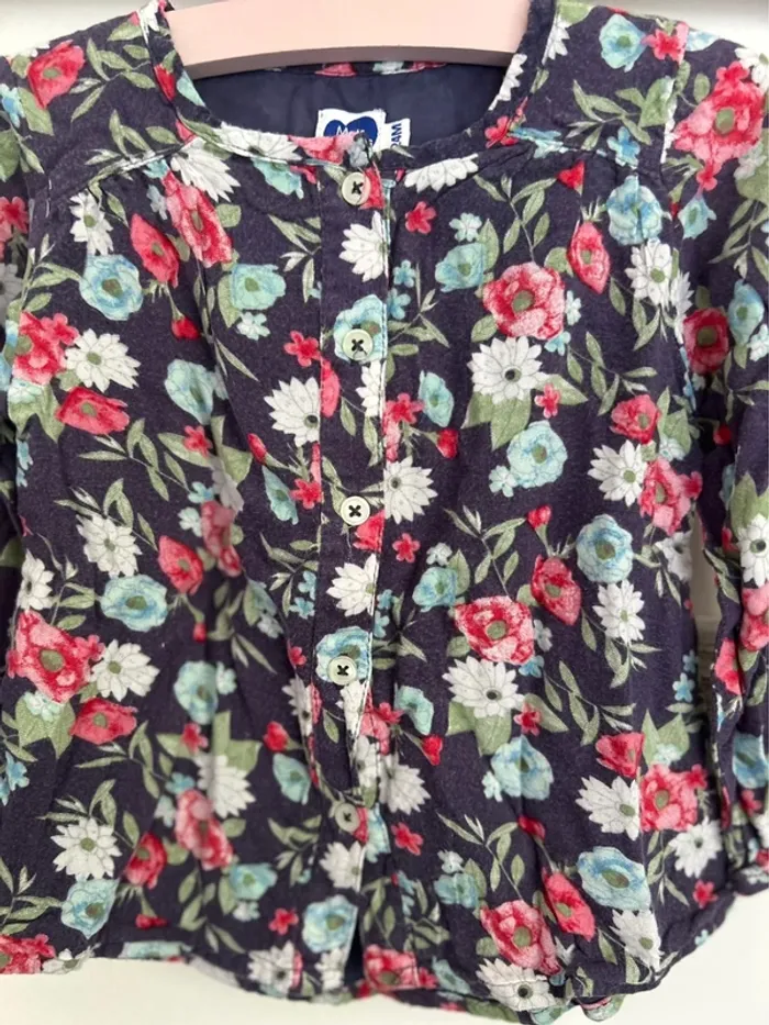 Chemise fleurie taille 24 mois - photo numéro 2
