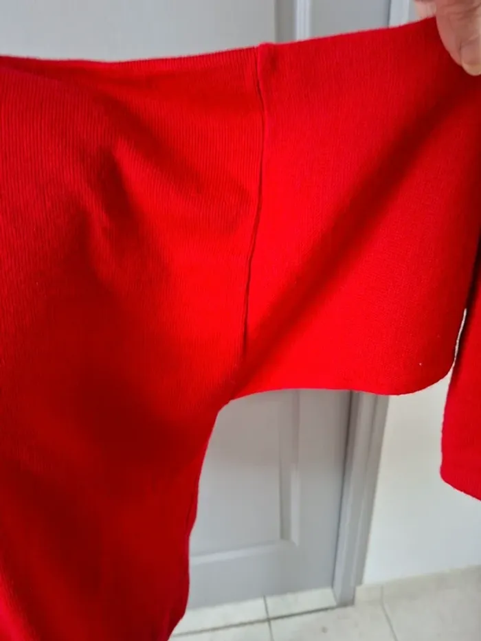 Pull large,rouge avec motif - photo numéro 3