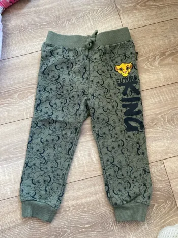 Jogging roi lion taille 24/36 mois