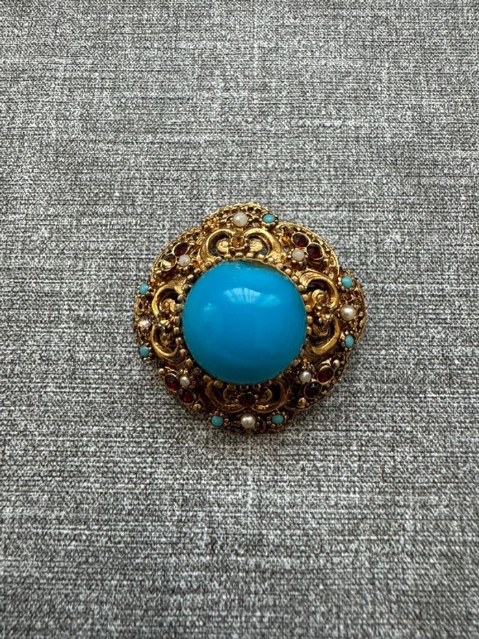Broche