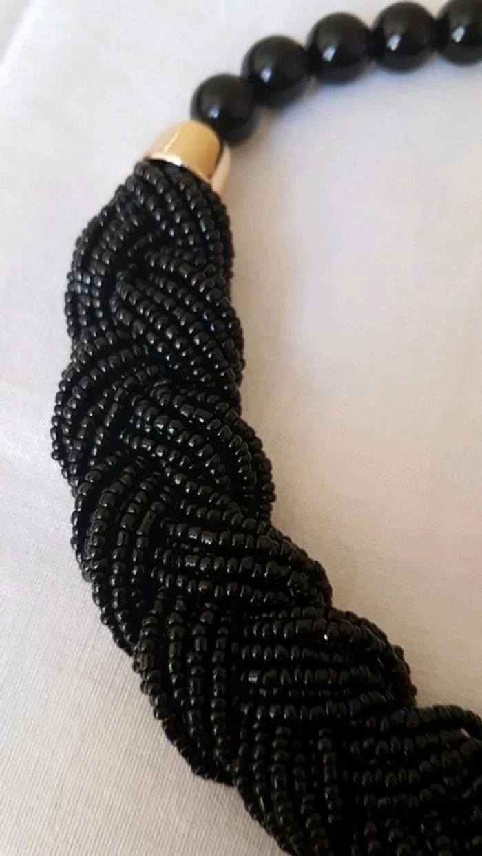 Collier en perles noires - photo numéro 2