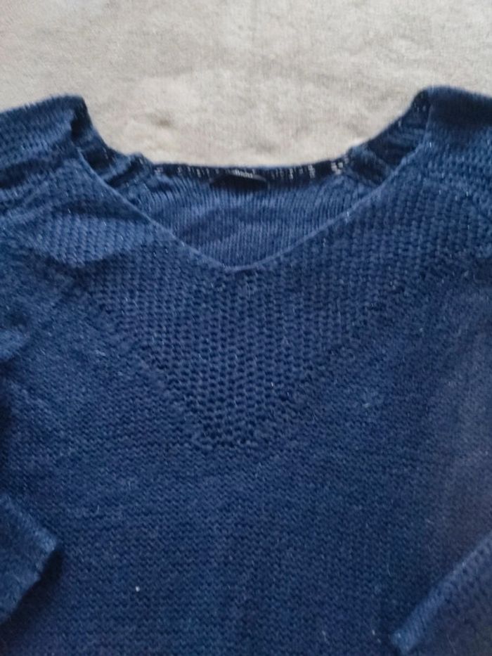 Joli pull bleu pailleté - photo numéro 2