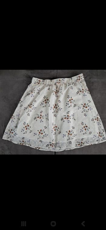 Jupe blanche fleurie camaïeu
