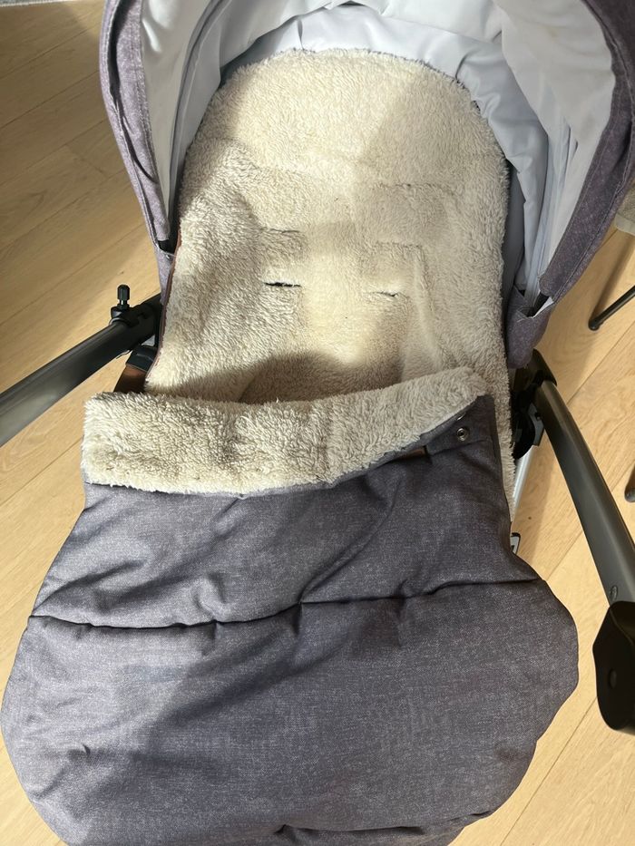 Poussette Nova 3 roues, nacelle et nombreux accessoires - photo numéro 6