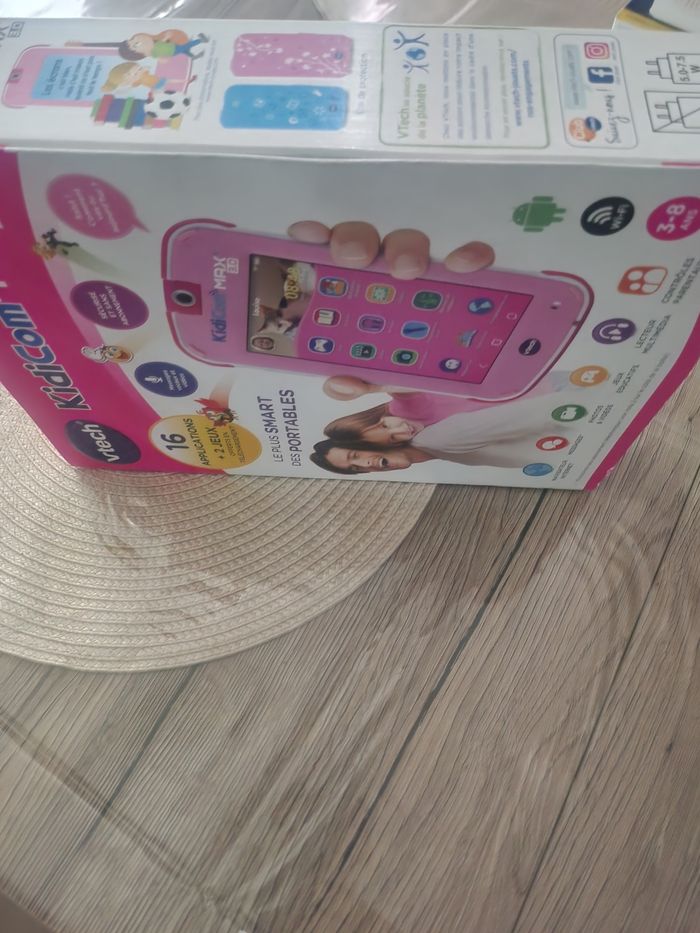 VTech - Pack KidiCom Max 3.0 Rose + Étui Rose, Portable Enfant sans Forfait Sécurisé - 3/8 Ans - Version FR