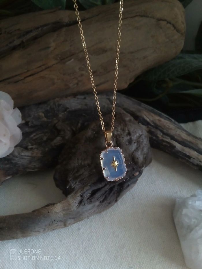 Collier pendentif opaline et étoile du Nord