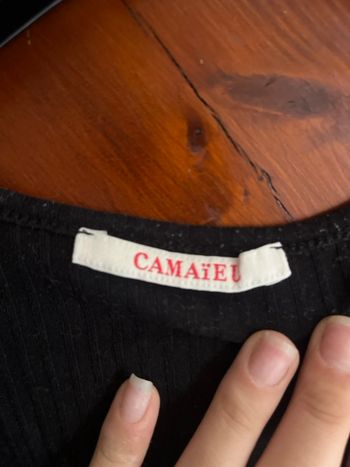 pull épaule dégarnies