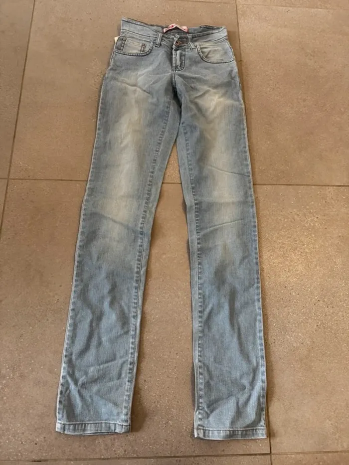 Jean SMF JNS , neuf taille 34  33X105CM