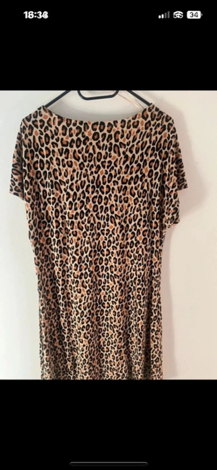 Robe léopard élégante et tendance taille 38/40 - photo numéro 2