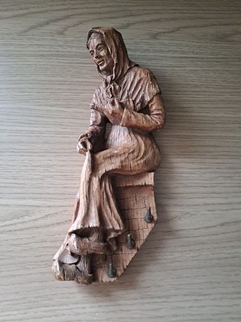 Accroche clé murale vintage femme en bois