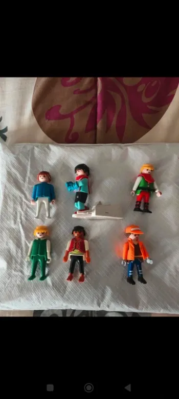 Lot 10 Personnages Playmobil