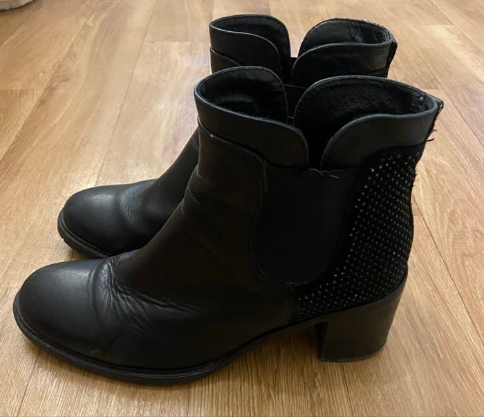 Bottines crantées noires cuir 38