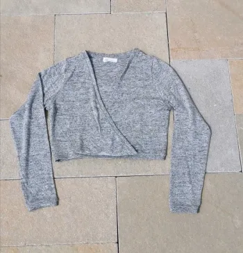 Pull gilet boléro court cache cœur H&M 12 ans