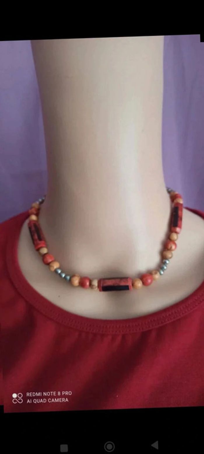 Collier ras de cou naturel orange