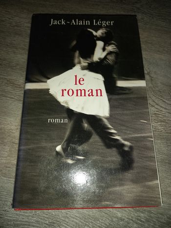 livre grand format le roman de jack-alain léger