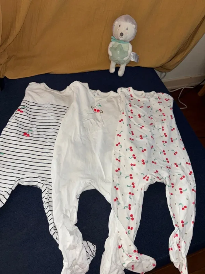Lot 3 pyjamas cerise 🍒 Orchestra