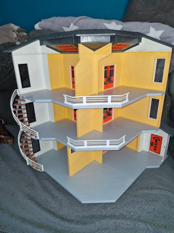 Maison moderne playmobil