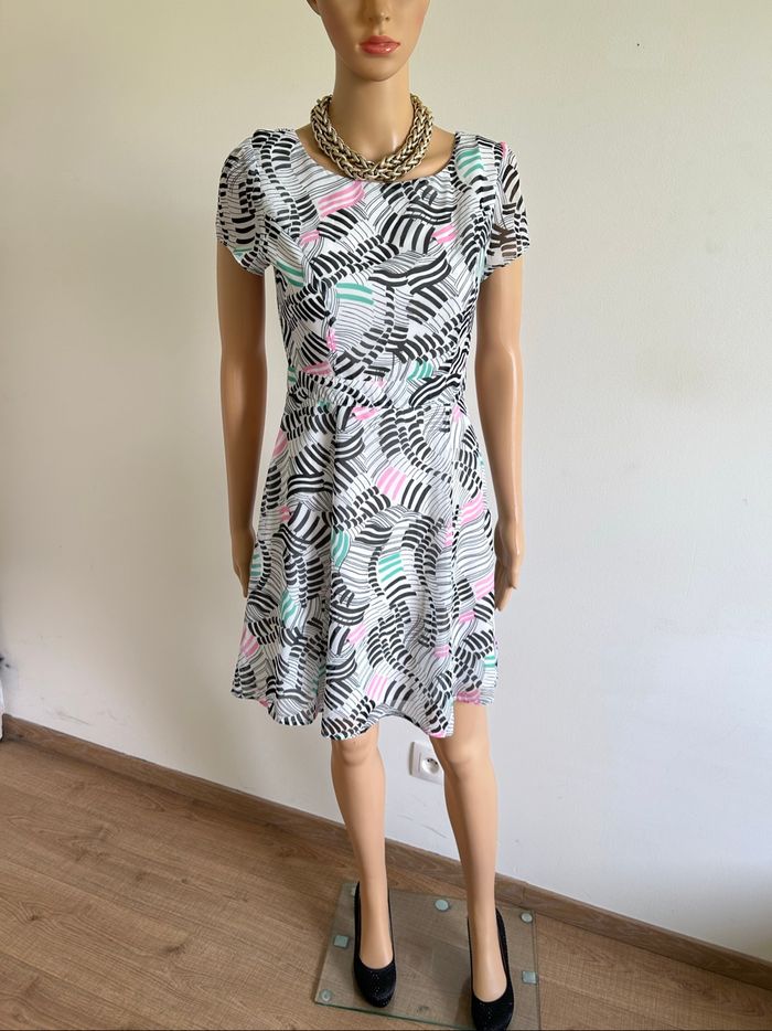 Robe d’été à manches courtes Lili Sidonio taille XS comme neuve - photo numéro 3