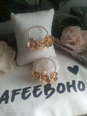 Boucles d'oreilles bohèmes fleurs dorées
