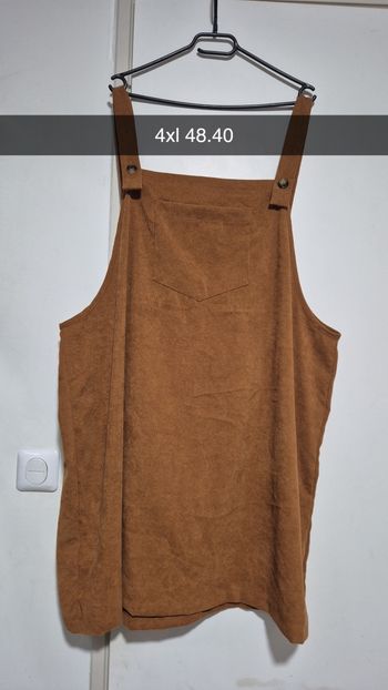 Belle robe neuve en 50