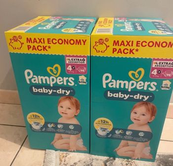 Deux cartons maxi economy couche Pampers taille 4 plus