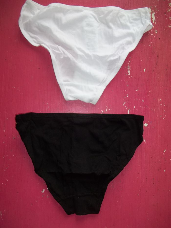 Lot 5 culottes neuves noires et blanches Kiabi 12 ans - photo numéro 3
