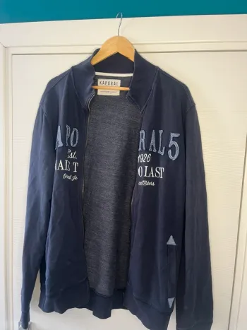 🔹 Gilet Bleu Marine – Kaporal 🔹