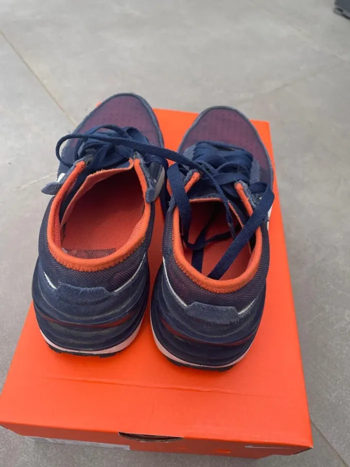 Chaussures Nike taille 36,5 - photo numéro 3