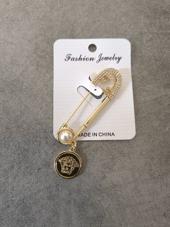 Broche