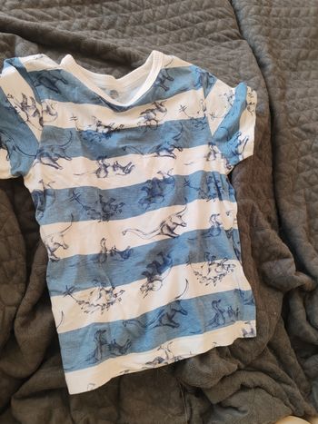 T-shirt 6 ans.