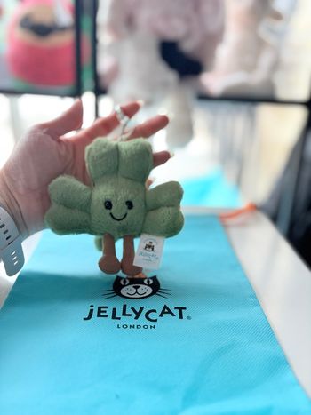 Jellycat amuseable shamrock bagcharm 