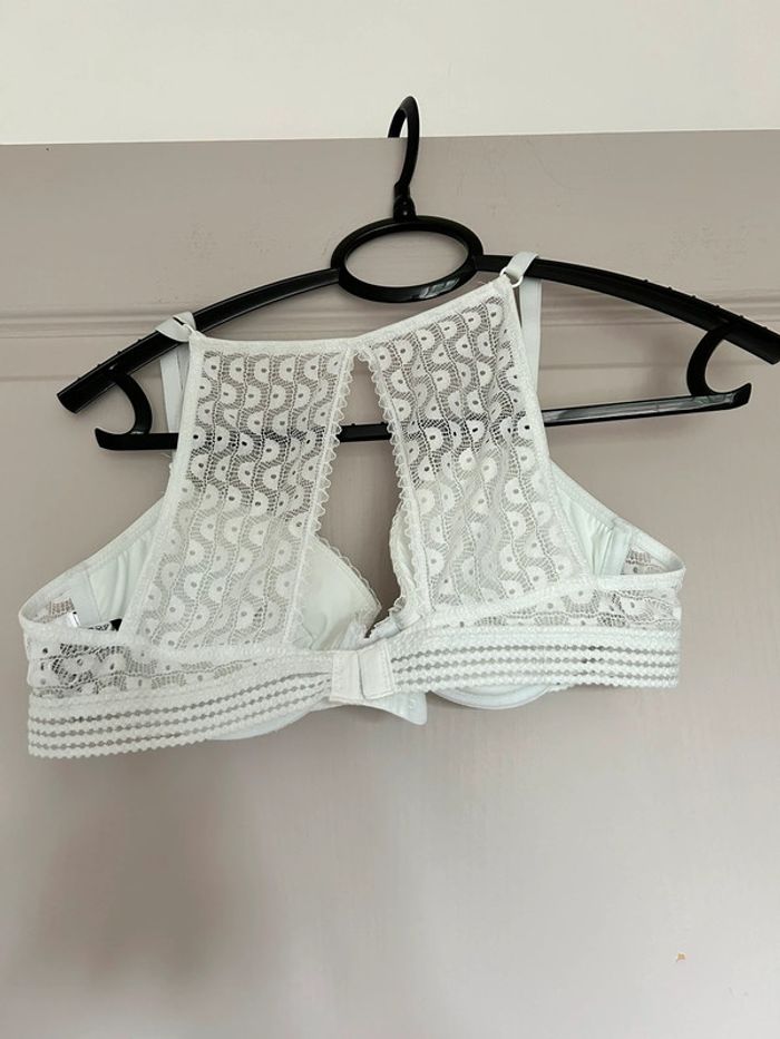 Soutien-gorge - photo numéro 2
