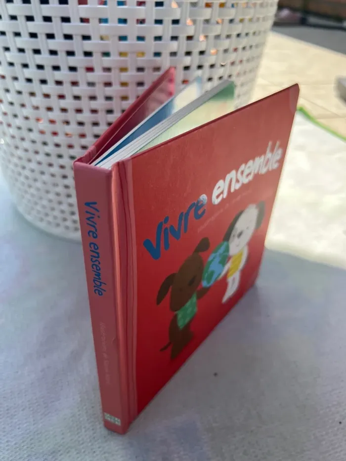 Livre Vivre Ensemble de Sarah Ward - photo numéro 2